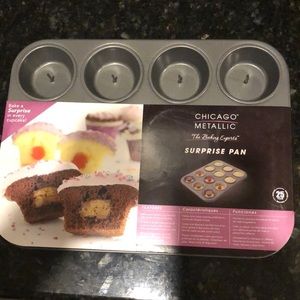 Brand new Surprise baking pan!